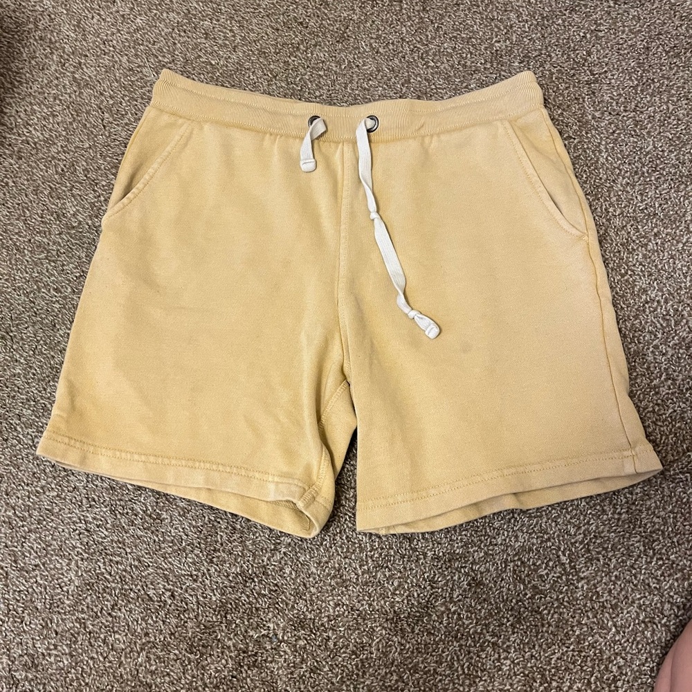 Aeropostale Men's Yellow Casual Shorts